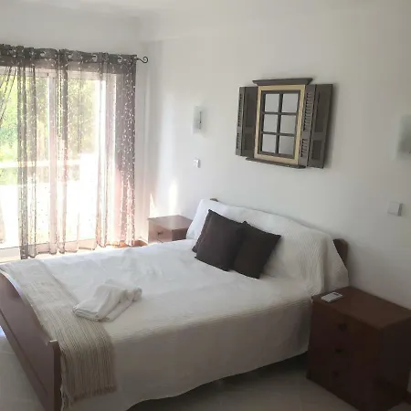 Centrally Located With Pool View דירה *