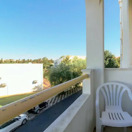 Centrally Located With Pool View אלבופיירה