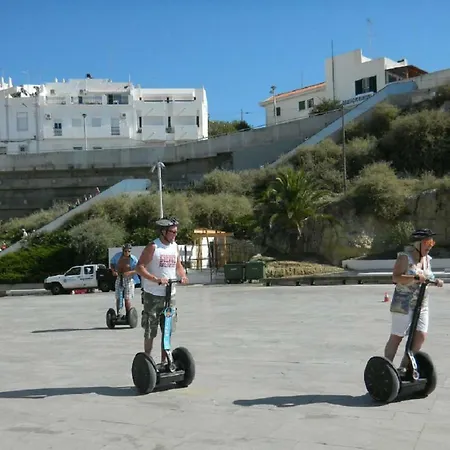 Centrally Located With Pool View דירה