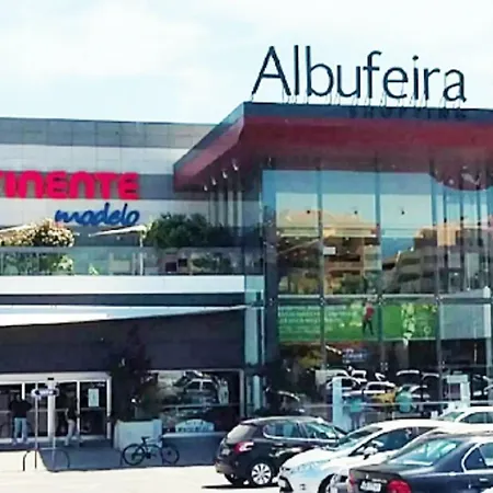 דירה Centrally Located With Pool View *