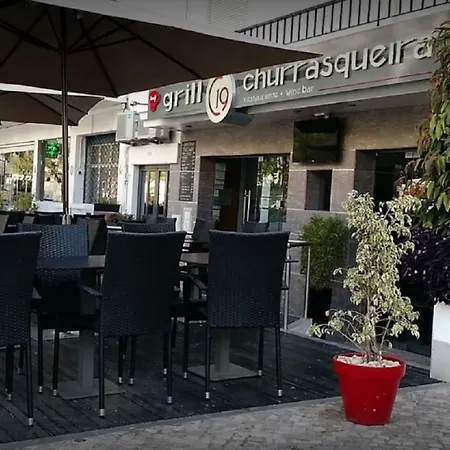 Centrally Located With Pool View אלבופיירה