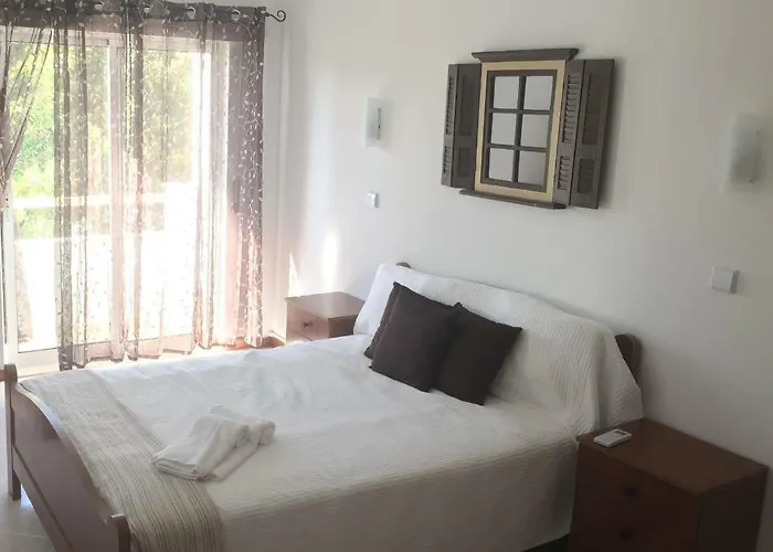 Centrally Located With Pool View Daire *