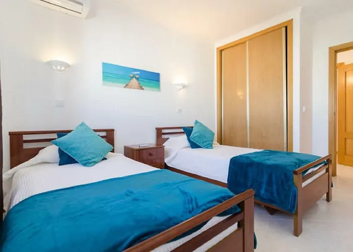 Centrally Located With Pool View Daire