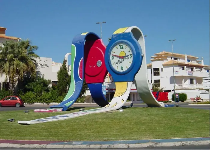 Centrally Located With Pool View * Albufeira