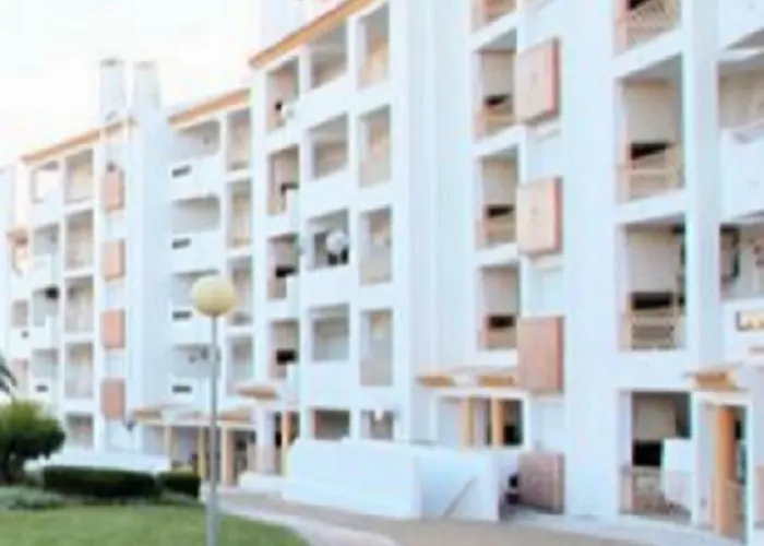 Daire Centrally Located With Pool View