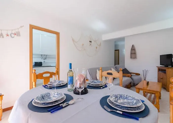 Daire Centrally Located With Pool View Albufeira