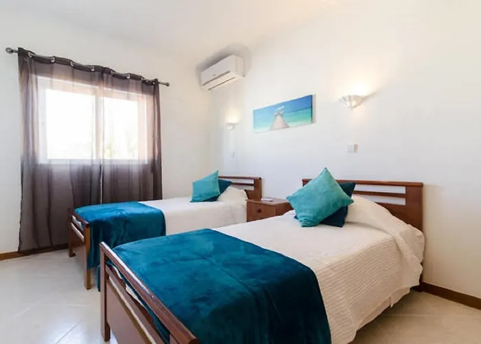 Centrally Located With Pool View Daire