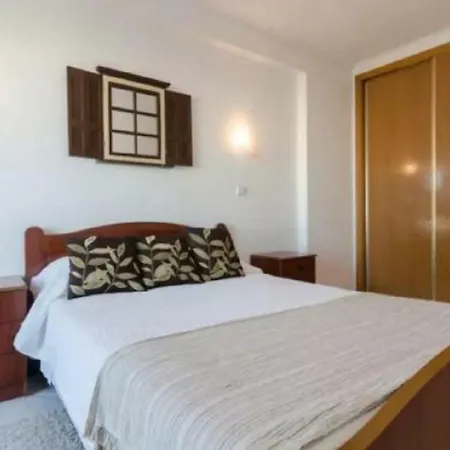 Centrally Located With Pool View Albufeira