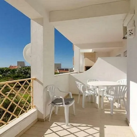 Centrally Located With Pool View Lägenhet Albufeira