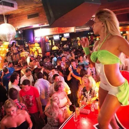 Centrally Located With Pool View Apartment