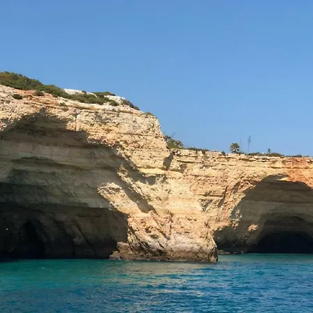 Centrally Located With Pool View Albufeira