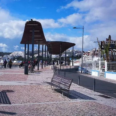 Lägenhet Centrally Located With Pool View *