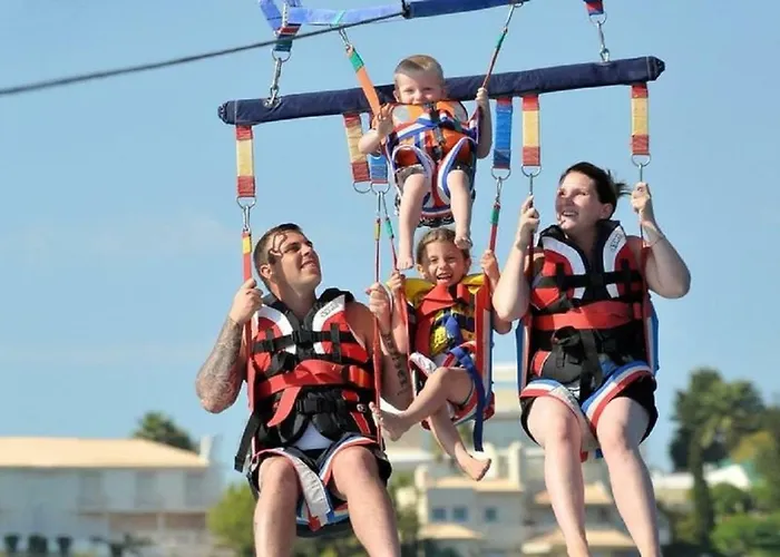 Centrally Located With Pool View Albufeira