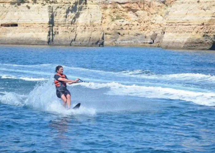 Centrally Located With Pool View Apartamento Albufeira