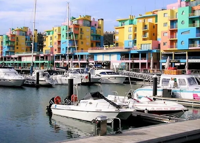 Centrally Located With Pool View Albufeira