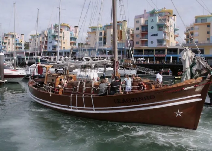 Apartamento Centrally Located With Pool View