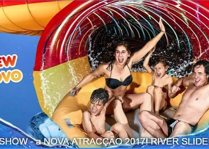 Centrally Located With Pool View Apartamento