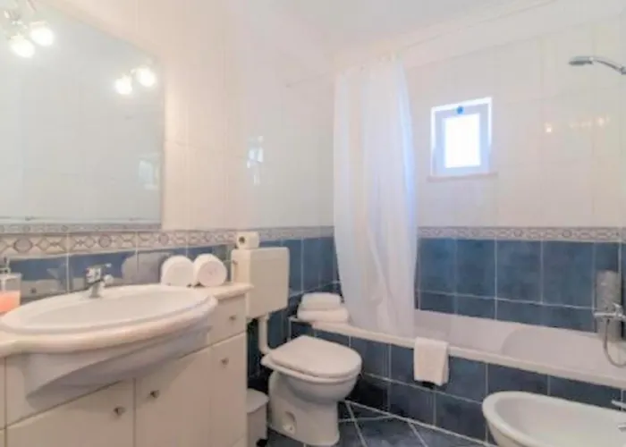 Centrally Located With Pool View Apartamento *