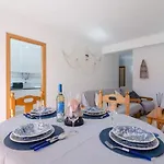 Apartment Centrally Located With Pool View Albufeira