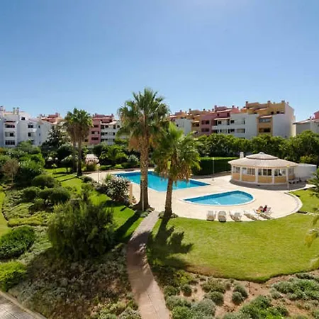 Centrally Located With Pool View Lägenhet Albufeira